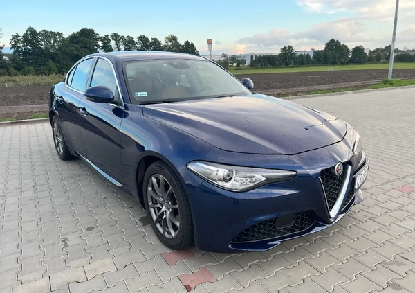 Alfa Romeo Giulia cena 97500 przebieg: 107000, rok produkcji 2019 z Kraków małe 277